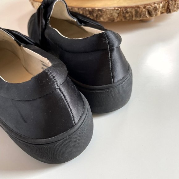 Urban Outfitters Bow Shoes | Size 7 - Picture 5 of 6